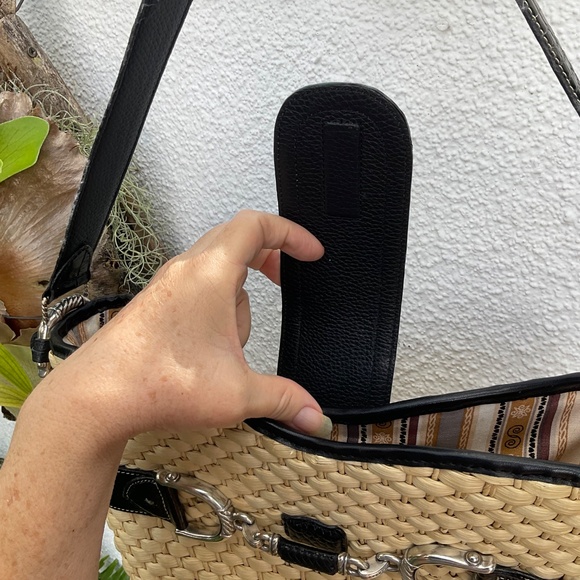 Beautiful Brighton Woven Straw Bag - Picture 4 of 9